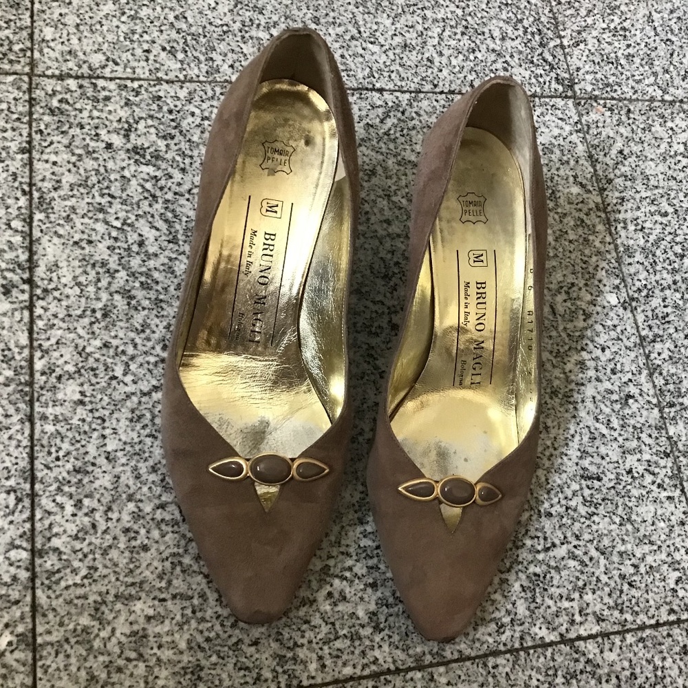 Bruno Magli brown high heel  shoes 6